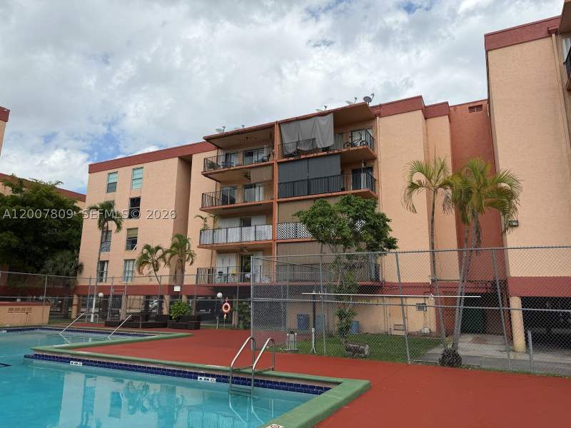 2 bedroom Condominium at 1910 W 56th St 3121B, Palm-West Gardens Condo, Hialeah — photo 2