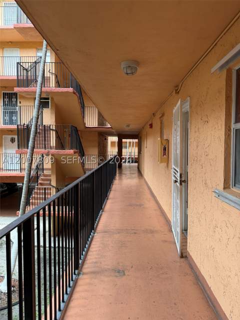 1910 W 56th St 3121B, Hialeah FL - photo 21 of 51