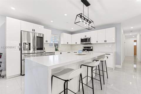 12724 SW 33rd Ter, Miami FL - photo 10 of 41