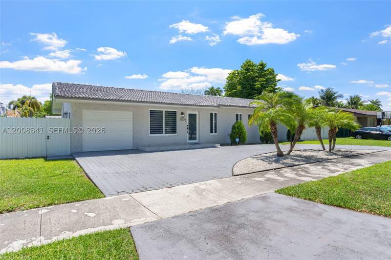 5 bedroom SingleFamilyResidence at 12724 SW 33rd Ter, Orsori, Miami — photo 3