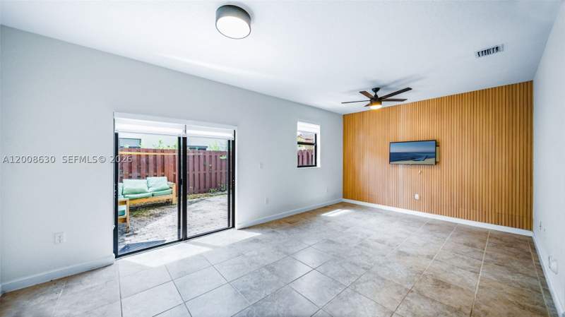 3 bedroom Townhouse at 144 SE 34th Ave, Baywinds Of Dominica And, Homestead — photo 5