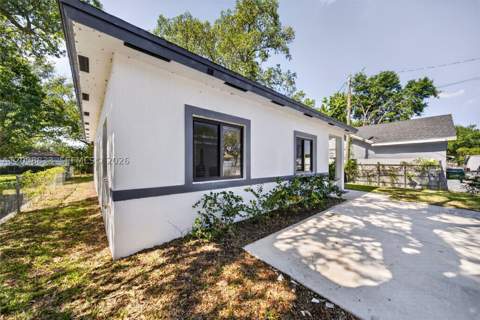 1864 NW 84th St, Miami FL - photo 8 of 34