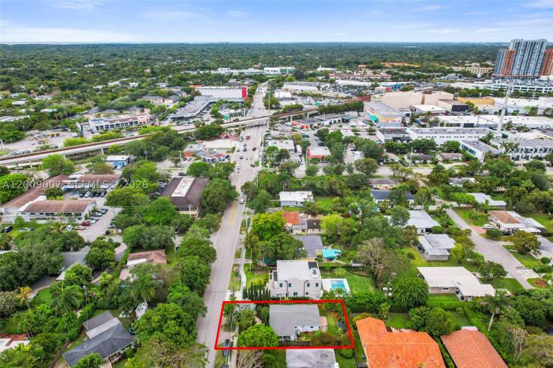 2 bedroom SingleFamilyResidence at 7840 SW 67th Ave, West Larkin Park, South Miami — photo 3