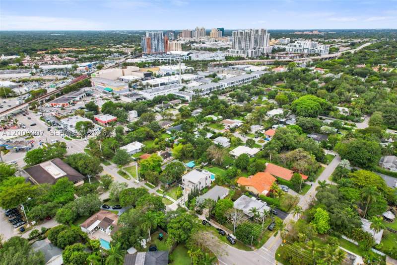 2 bedroom SingleFamilyResidence at 7840 SW 67th Ave, West Larkin Park, South Miami — photo 4