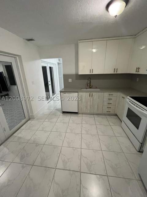 9704 NW 6th Ter 9704, Miami FL - photo 8 of 19