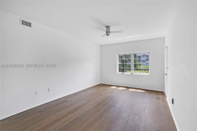 2 bedroom Condominium at 1600 Michigan Ave 2, Michigan Place Condo, Miami Beach — photo 2