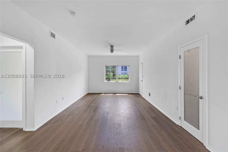 2 bedroom Condominium at 1600 Michigan Ave 2, Michigan Place Condo, Miami Beach — photo 3
