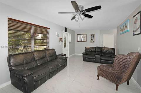 1762 NW 8th Ave, Homestead FL - photo 21 of 24