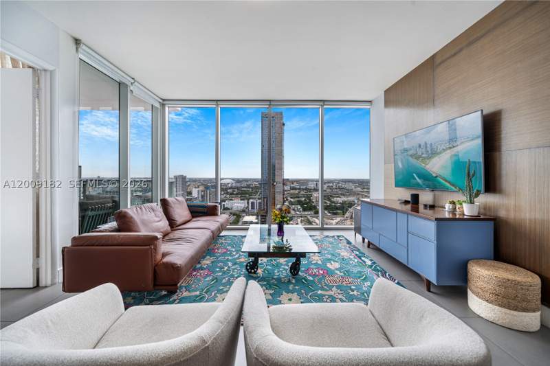 2 bedroom Condominium at 1040 Biscayne Blvd 3607, Ten Museum Pk Residential, Miami — photo 2