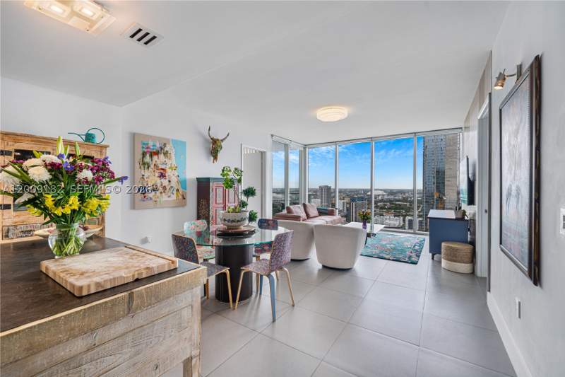 2 bedroom Condominium at 1040 Biscayne Blvd 3607, Ten Museum Pk Residential, Miami — photo 3