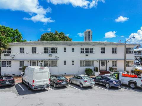 7407 Byron Ave 3, Miami Beach FL - photo 10 of 30