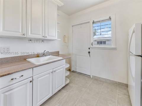7407 Byron Ave 3, Miami Beach FL - photo 14 of 30