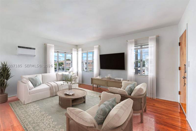 1 bedroom Condominium at 7407 Byron Ave 3, Helen Manor Condo, Miami Beach — photo 3