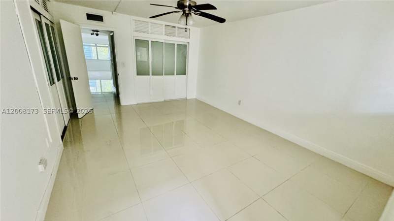 1 bedroom Condominium at 1120 102nd st 7, Golden Key Condo, The, Bay Harbor Islands — photo 2
