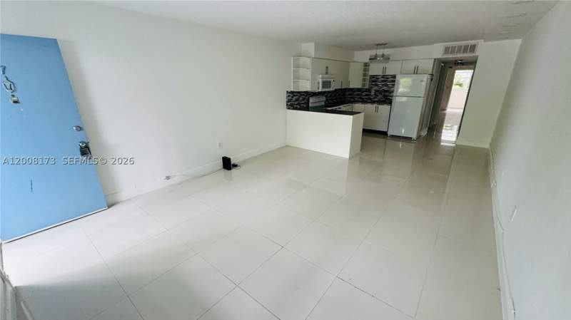 1 bedroom Condominium at 1120 102nd st 7, Golden Key Condo, The, Bay Harbor Islands — photo 4