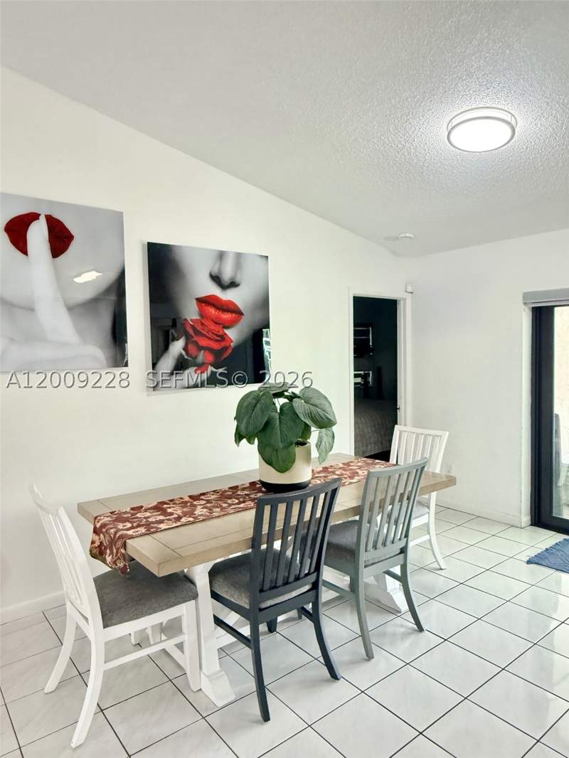 3 bedroom SingleFamilyResidence at 11216 SW 166th Ter, Lazarus On Richmond, Miami — photo 4