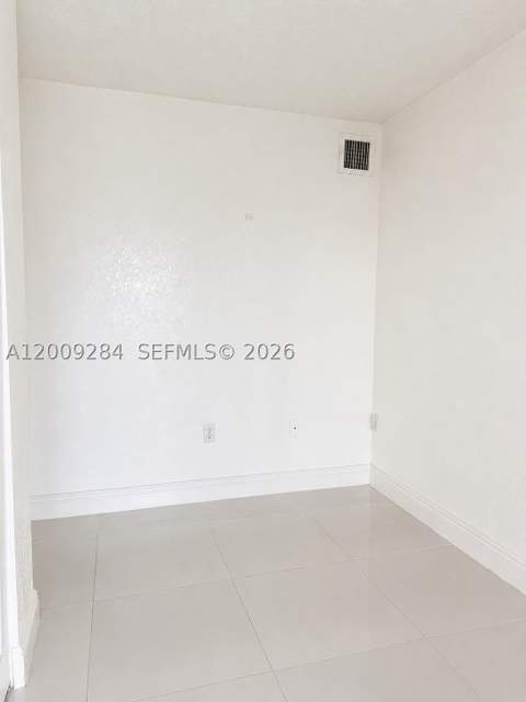 1300 W 47th Pl 218A, Hialeah FL - photo 16 of 19