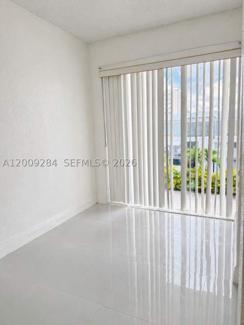 1300 W 47th Pl 218A, Hialeah FL - photo 17 of 19