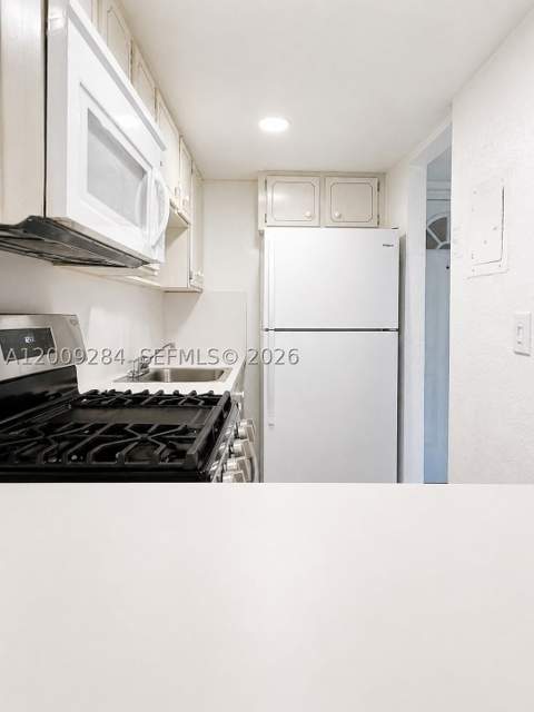 1300 W 47th Pl 218A, Hialeah FL - photo 8 of 19