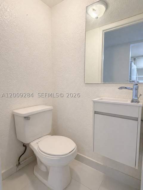 1300 W 47th Pl 218A, Hialeah FL - photo 9 of 19