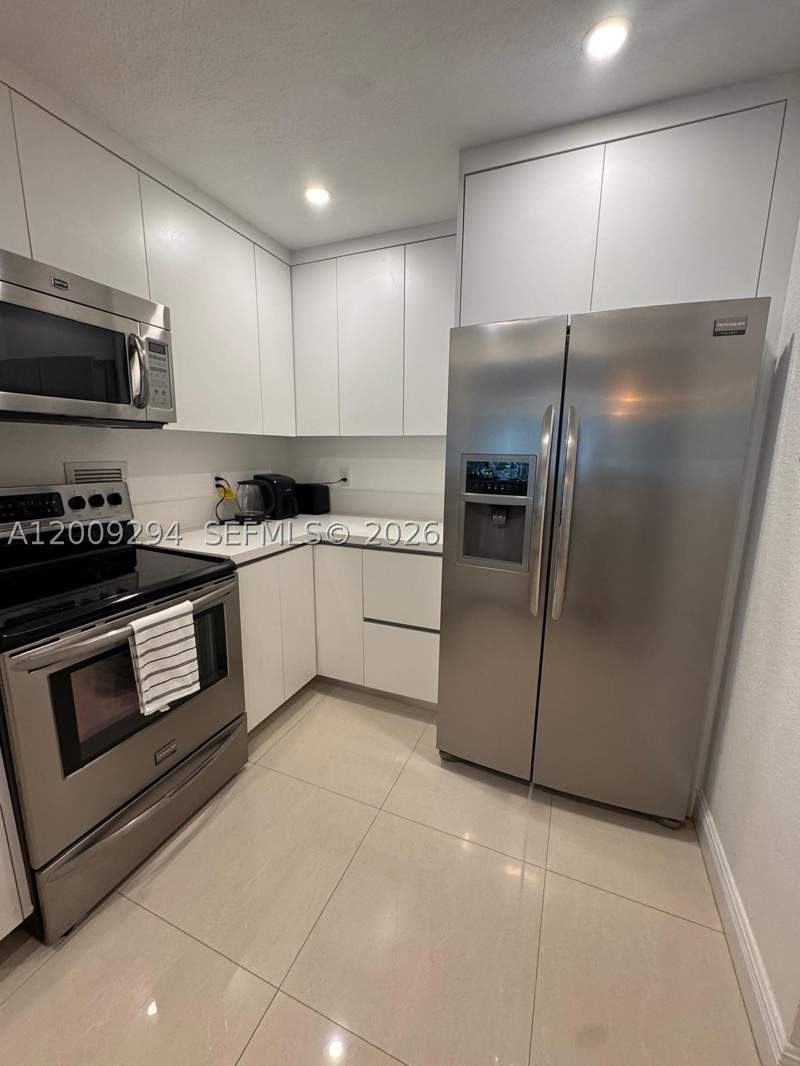 0 bedroom Condominium at 2301 Collins Ave 427, Roney Palace Condo, Miami Beach — photo 4