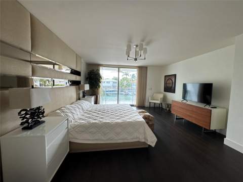 9400 W Bay Harbor Drive 202, Bay Harbor Islands FL - photo 15 of 34