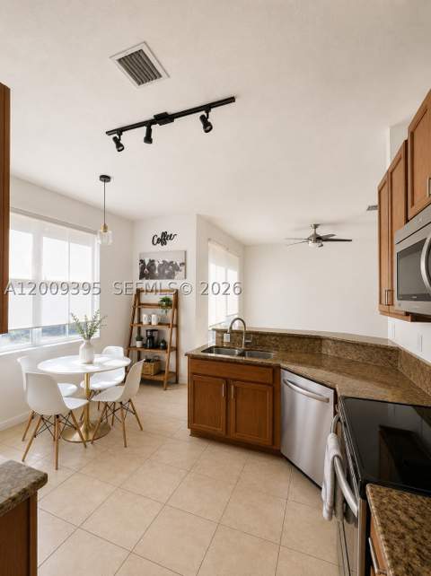 11028 NW 87th Ln, Doral FL - photo 11 of 16