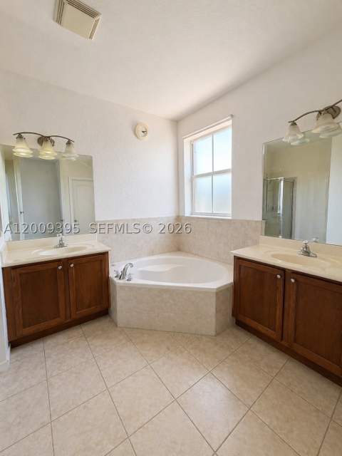 11028 NW 87th Ln, Doral FL - photo 15 of 16