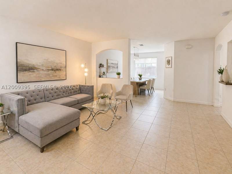 3 bedroom Townhouse at 11028 NW 87th Ln, Islands At Doral Townhome, Doral — photo 4