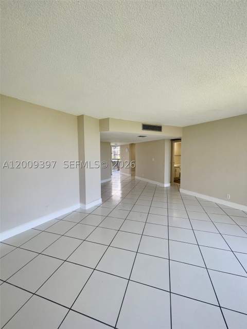 20400 W Country Club Dr 608, Aventura FL - photo 17 of 18