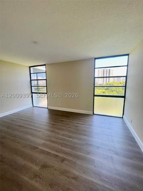 20400 W Country Club Dr 608, Aventura FL - photo 9 of 18