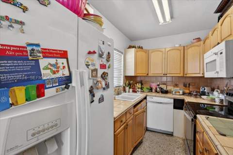1171 NE 182nd St, North Miami Beach FL - photo 13 of 26