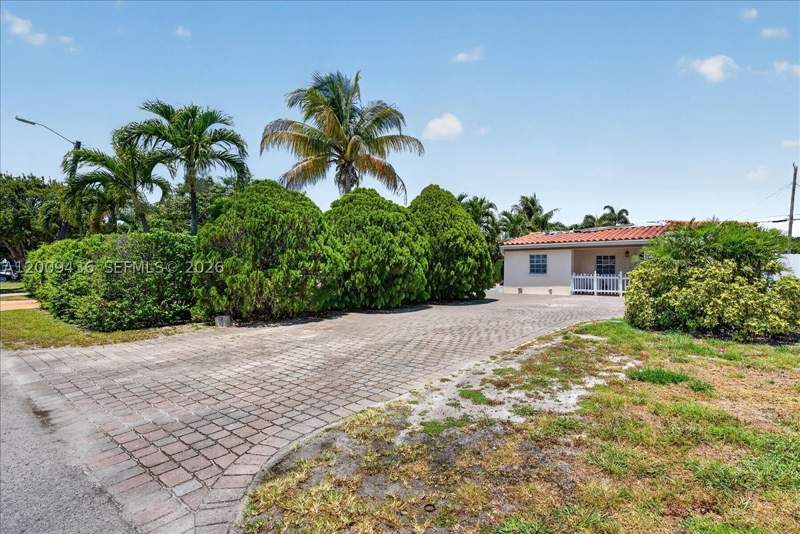 4 bedroom SingleFamilyResidence at 1171 NE 182nd St, Fulford By The Sea Rev Pl, North Miami Beach — photo 3