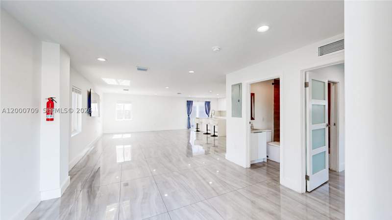 4 bedroom SingleFamilyResidence at 1886 NW 68th St, Liberty City, Miami — photo 4