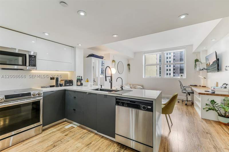 1 bedroom Condominium at 111 E Flagler St 708, Flagler First Condo, Miami — photo 3