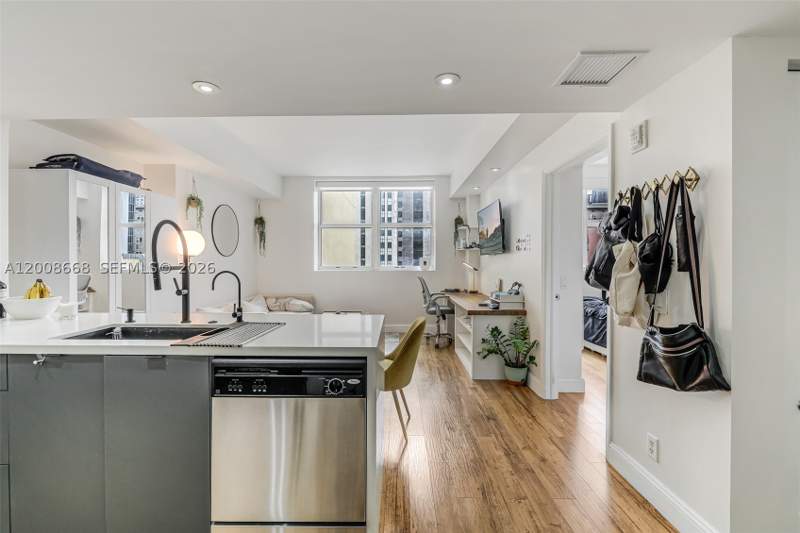 1 bedroom Condominium at 111 E Flagler St 708, Flagler First Condo, Miami — photo 4