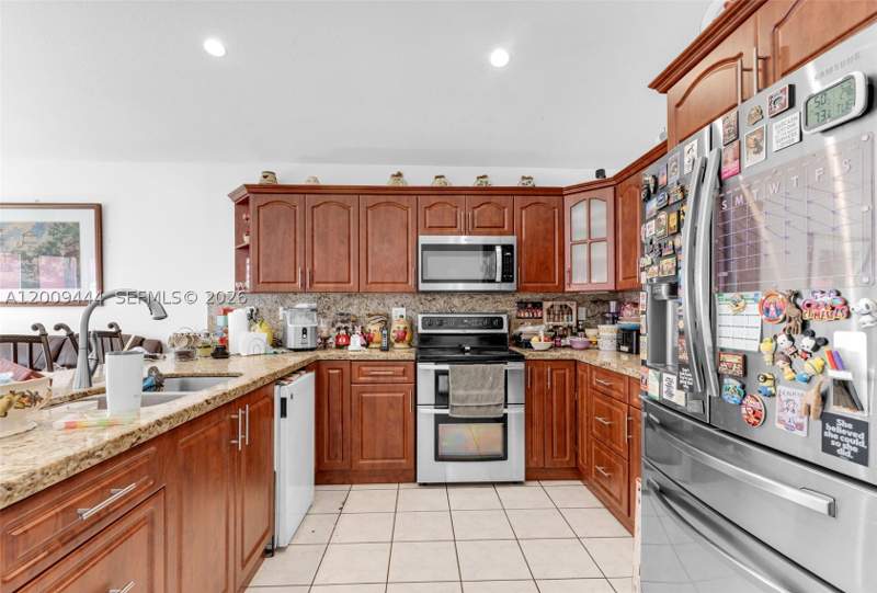 4 bedroom SingleFamilyResidence at 14240 SW 171st St, Maralex Homes, Miami — photo 4