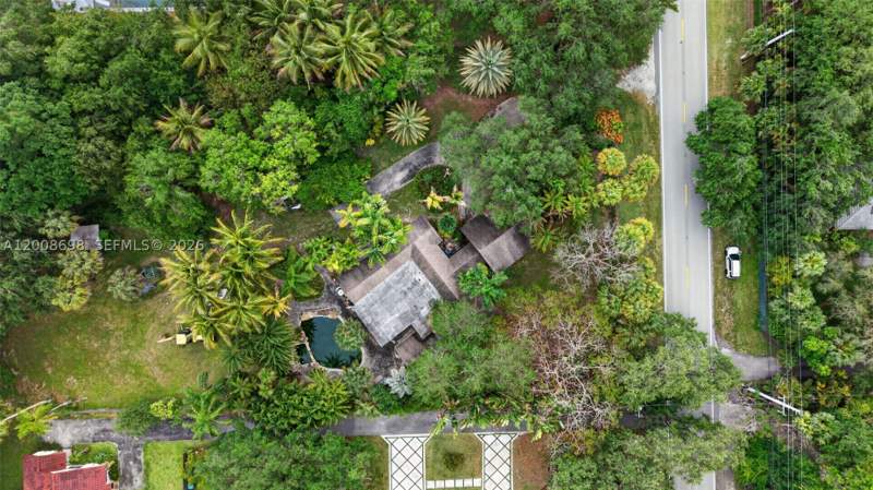 5 bedroom SingleFamilyResidence at 8339 SW 112th St, Kendal Green Homesites, Miami — photo 3
