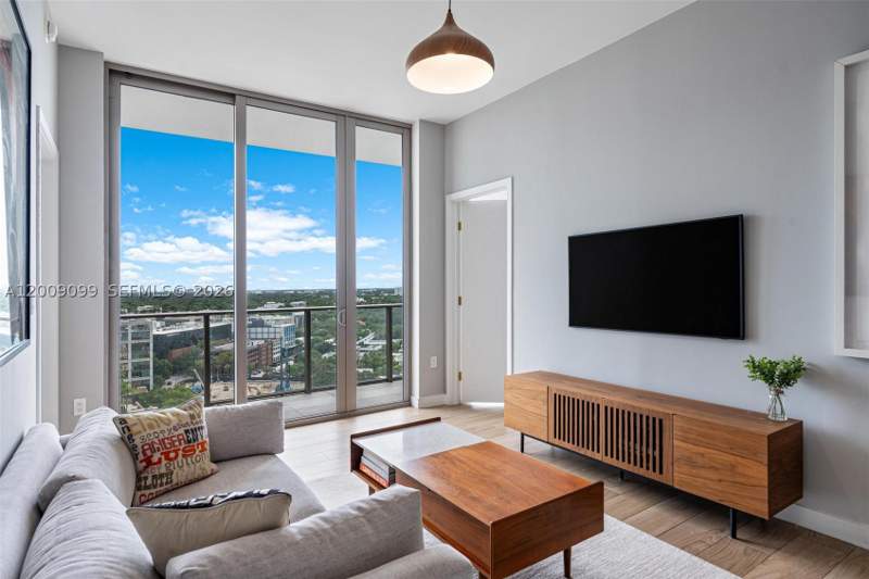2 bedroom Condominium at 2678 Tigertail 1603, Mr. C Residences, Miami — photo 4