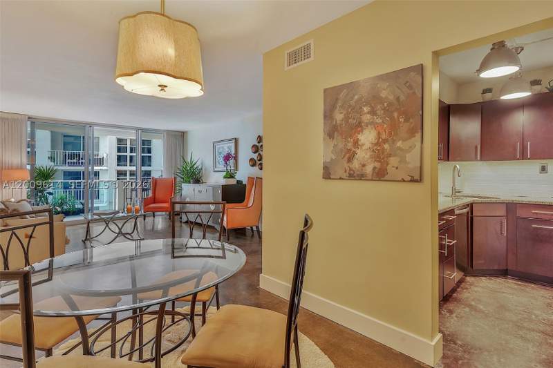 1 bedroom Condominium at 1200 West Ave 423, Mirador 1200 Condo, Miami Beach — photo 2