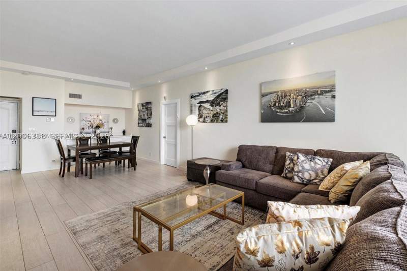 2 bedroom Condominium at 100 bayview dr Ph31, Arlen House East Condo, Sunny Isles Beach — photo 4