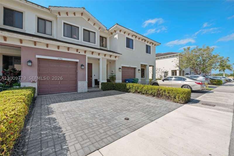 3 bedroom Townhouse at 12748 SW 131st Ter, Hidden Lake Townhomes, Miami — photo 2