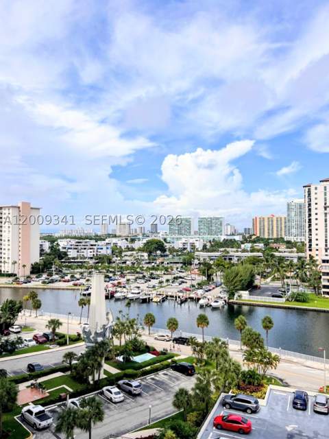 300 Bayview Dr 915, Sunny Isles Beach FL - photo 7 of 24