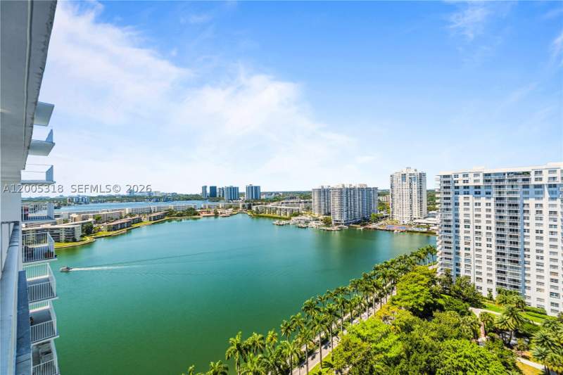 2 bedroom Condominium at 2851 NE 183rd St 2012E, Admirals Port, Aventura — photo 3