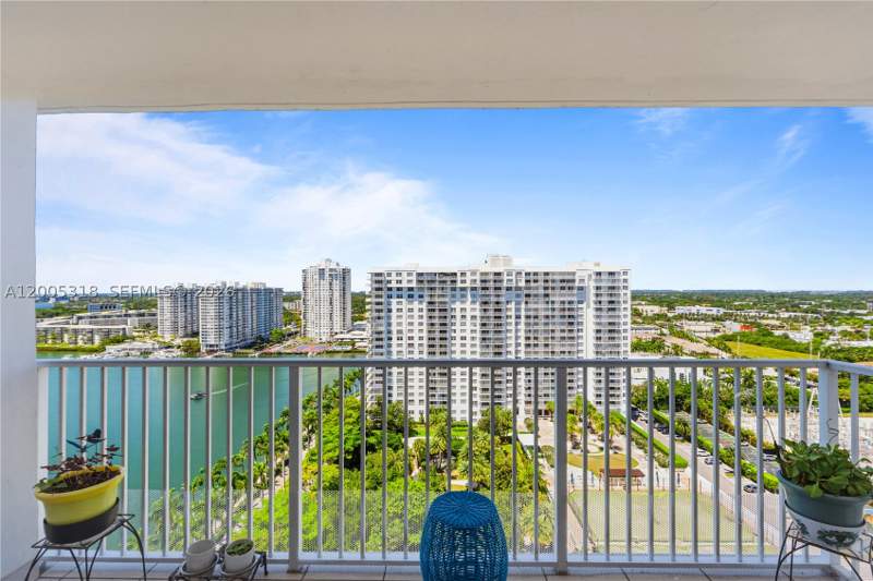 2 bedroom Condominium at 2851 NE 183rd St 2012E, Admirals Port, Aventura — photo 5