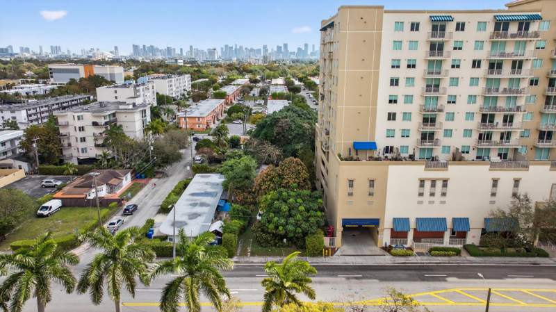3 bedroom SingleFamilyResidence at 975 SW 37th Avenue, Englewood North, Miami — photo 5