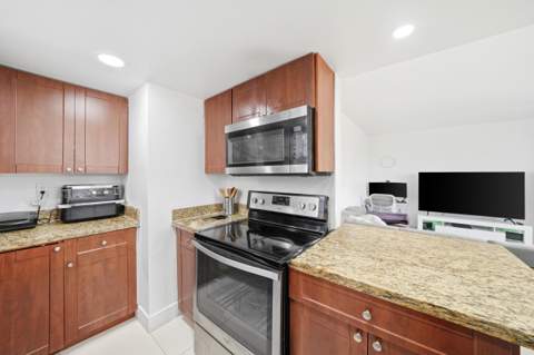 1221 SW 122nd Avenue 401, Miami FL - photo 10 of 25