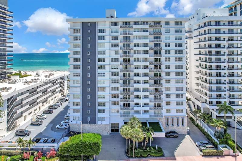 2 bedroom Condominium at 5825 Collins Ave 2E, Corinthian Condo, Miami Beach — photo 3