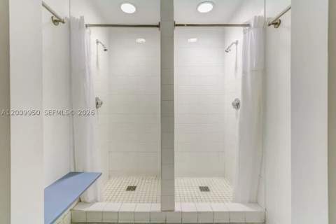 1200 Brickell Bay Dr 1404, Miami FL - photo 17 of 31