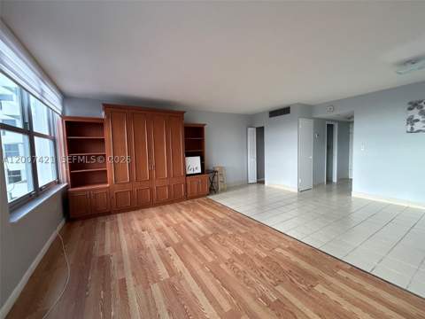 2899 Collins Ave 1040, Miami Beach FL - photo 9 of 22
